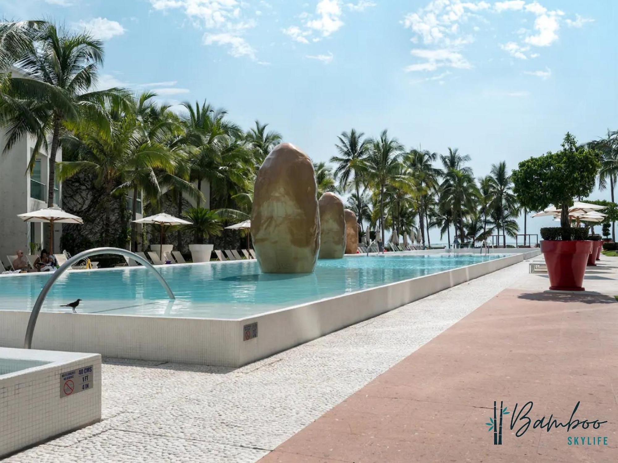 Icon Vallarta Beach Front By Bamboo Skylife Puerto Vallarta Exterior foto