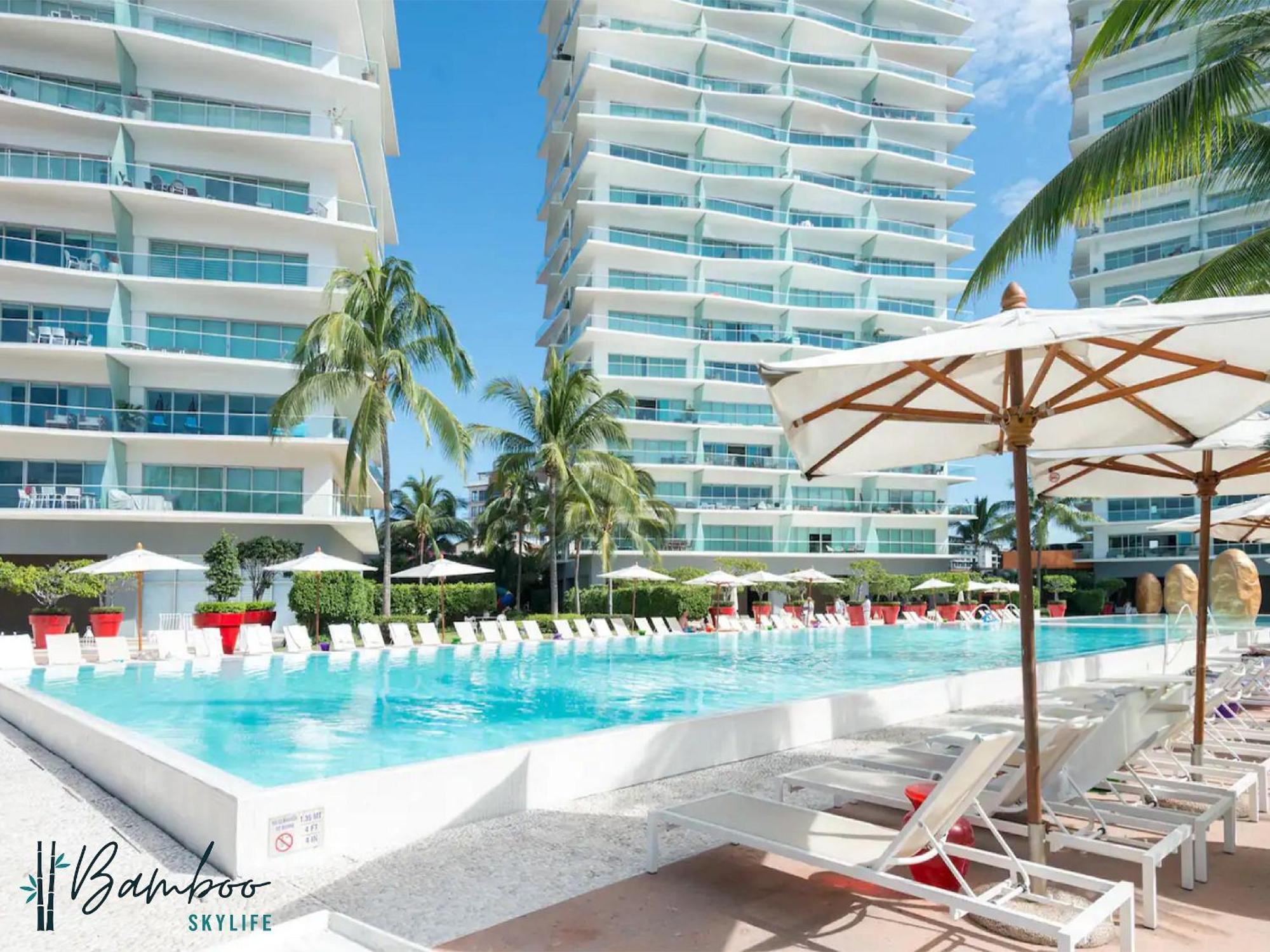 Icon Vallarta Beach Front By Bamboo Skylife Puerto Vallarta Exterior foto
